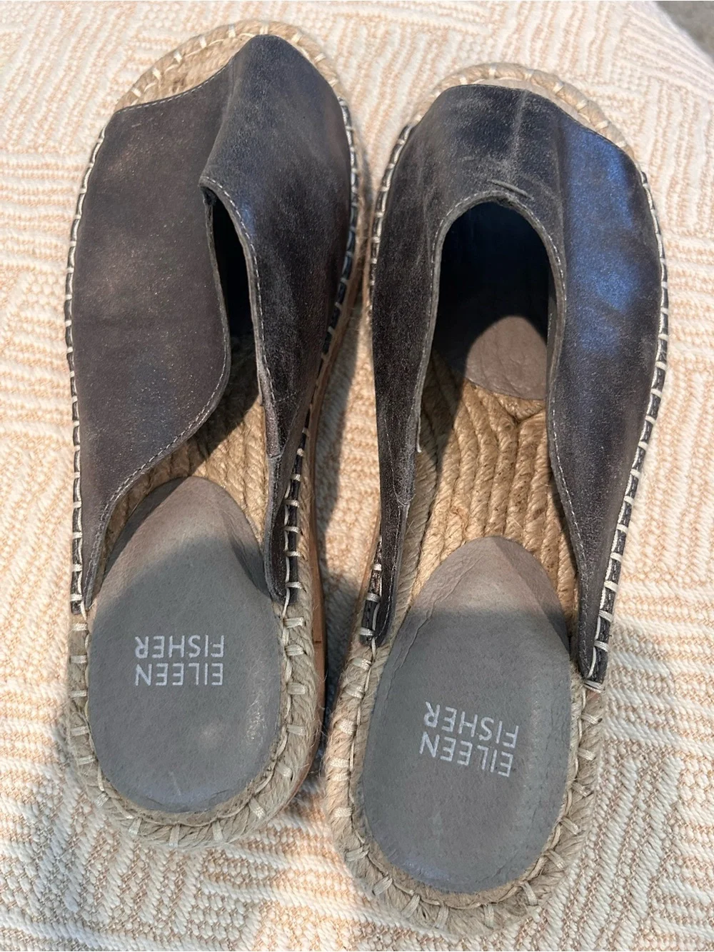 NWOT Eileen Fisher Milly Silver Metallic Leather Espadrille Sandals. SZ 8.5
